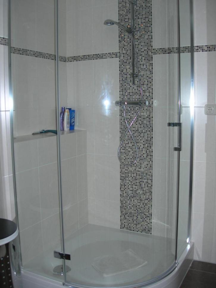 kwartrond douche cabine, Doe-het-zelf en Verbouw, Sanitair, Gebruikt, Douche, Glas, Ophalen