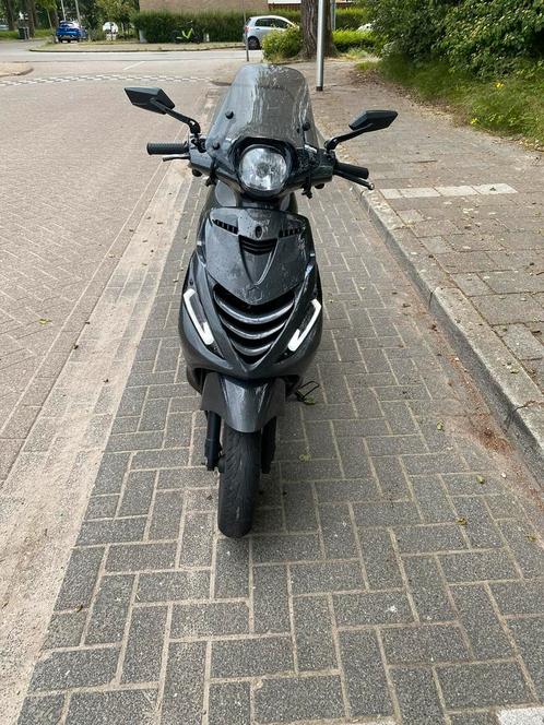 piaggio zip, Fietsen en Brommers, Scooters | Piaggio, Gebruikt, Zip, Ophalen of Verzenden