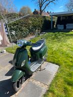 72CC Scooter. + 2x Helm + Kettingslot, Ophalen, Zo goed als nieuw