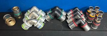 UPONOR Kunststof Koppelingen 32 en 25mm beschikbaar voor biedingen