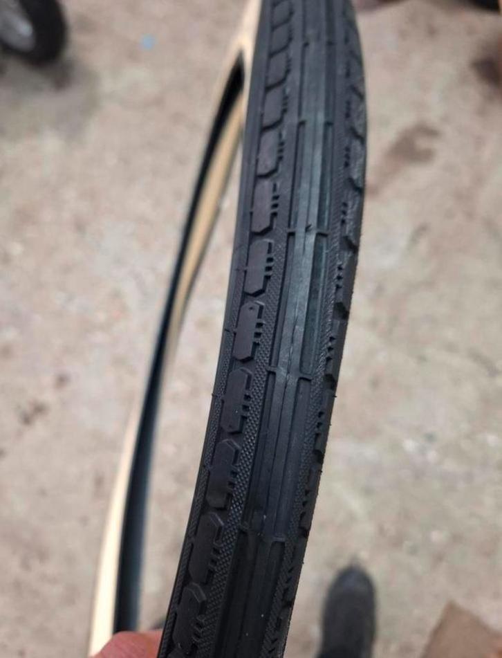 Buitenband 24x2 white wall met straat profiel, Fietsen en Brommers, Brommeronderdelen | Oldtimers, Nieuw, Overige merken, Overige typen