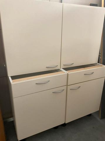 2 onderkast en en 2 boven kasten bruynzeel