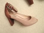 CLARKS nieuwe schoenen pumps beige suède brons maat 40, Kleding | Dames, Schoenen, Beige, Nieuw, Ophalen of Verzenden, Schoenen met hoge hakken