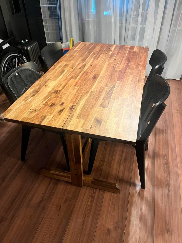 Complete IKEA Eettafelset Nackanas & Lisabo, Huis en Inrichting, Stoelen, Zo goed als nieuw, Vier, Hout, Zwart, Ophalen