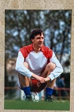 Org kleurenfoto 20x30 cm Johan Cruijff op bal 12-05-1987, Verzamelen, Sportartikelen en Voetbal, Verzenden, Nieuw, Ajax, Poster, Plaatje of Sticker