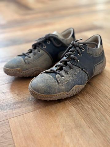 Kinderschoenen beschikbaar voor biedingen