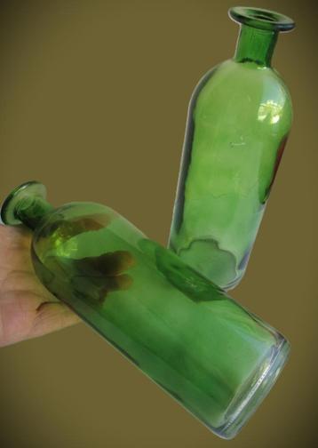 Apothekers flesjes~Apothekersflessen~Groen Glas~21 cm beschikbaar voor biedingen