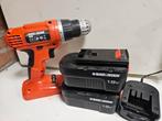 Accuboormachine Black&decker met 2 accu's, Ophalen of Verzenden, Gebruikt, Boor- en Schroefmachine