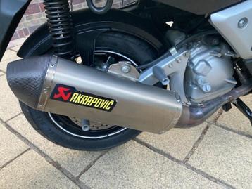ORIGINELE AKRAPOVIC SPORTUITLAAT MET E-KEUR VOOR X MAX 250 beschikbaar voor biedingen