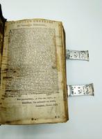 Bijbel met zilveren sloten, 18e eeuws, Verzenden, Zilver