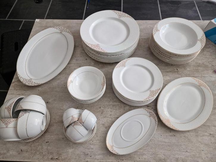 Servies Karaca, Huis en Inrichting, Keuken | Servies, Gebruikt, Bord(en), Overige stijlen, Ophalen