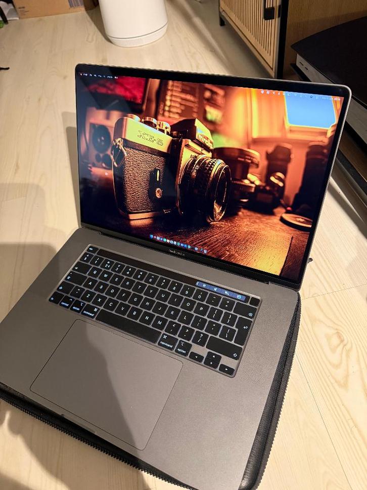 Apple MacBook Pro 2019 16" (i9 8-core 2,3GHz, 16GB ram, 1TB), Computers en Software, Apple Macbooks, Gebruikt, MacBook Pro, 16 inch