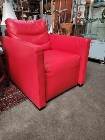 Italiaans design fauteuil,Vibieffe, rood leer.- beschikbaar voor biedingen