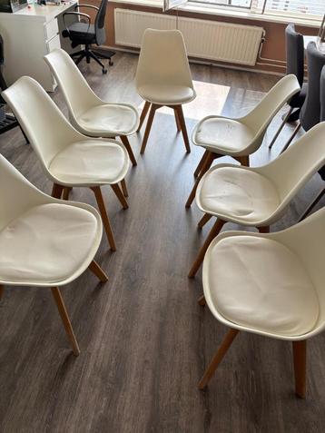 7 Eetkamerstoelen - Gebruikt met lichte gebruikssporen 