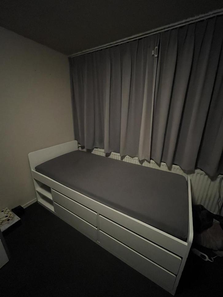 SLÄKT Bedframe met opberger + lattenbodem, wit, 90x200cm, Huis en Inrichting, Slaapkamer | Bedden, Zo goed als nieuw, Eenpersoons