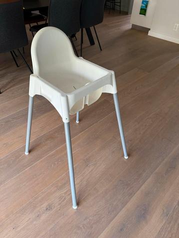 Ikea kinderstoel met blad beschikbaar voor biedingen