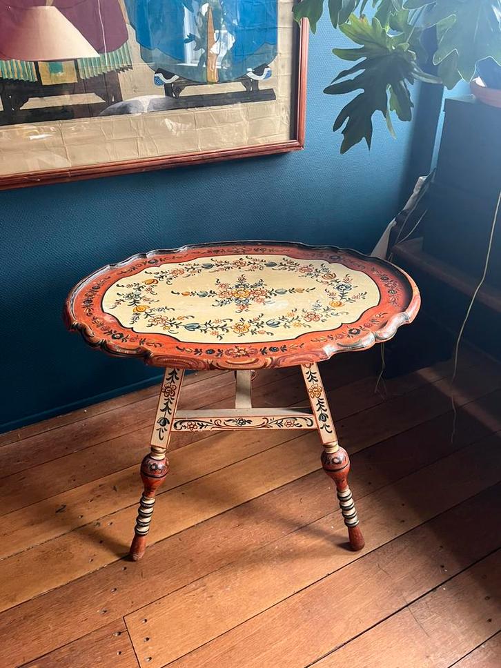 Antieke Hindeloopen bolpoot bijzettafel, Antiek en Kunst, Antiek | Meubels | Tafels, Ophalen