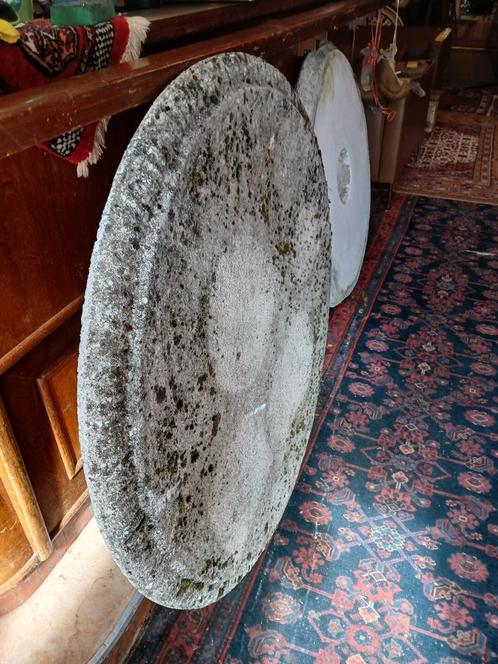 2 brocante tuintafels rond beton + 2 bankjes, Antiek en Kunst, Curiosa en Brocante, Ophalen of Verzenden