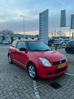 Suzuki Swift 1.3 3D 2005 Rood Nieuwe Apk, Auto's, Euro 6, Swift, Handgeschakeld, 1000 kg