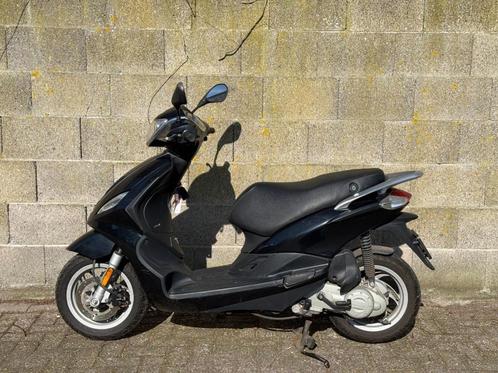 Piaggio New Fly 1-cilinder, 4-takt, luchtgekoeld zwart 2016, Fietsen en Brommers, Scooters | Piaggio, Nieuw, Fly