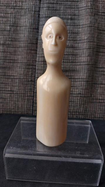 Afrikaanse Figuur beschikbaar voor biedingen