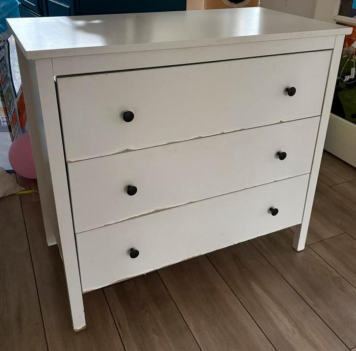 Oude witte HEMNES 3 ladekast, Huis en Inrichting, Kasten | Ladekasten, Gebruikt, Minder dan 100 cm, 50 tot 100 cm, 25 tot 50 cm