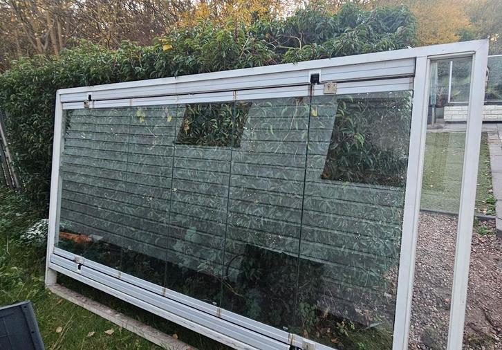 Windscherm met ramen die open kunnen voor de warme dagen!, Tuin en Terras, Overkappingen, Ophalen