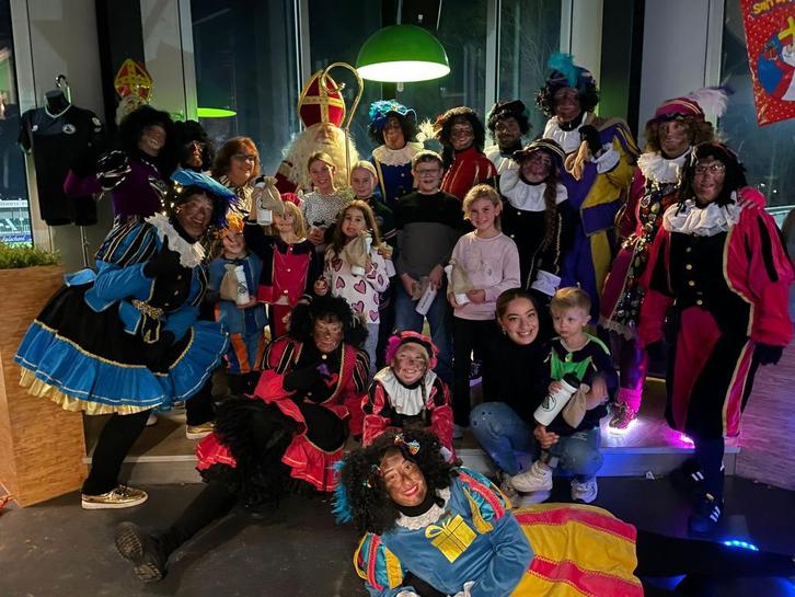 Sinterklaas - Bedrijf, sport, horeca, winkel, huisbezoek, Diversen, Sinterklaas, Ophalen