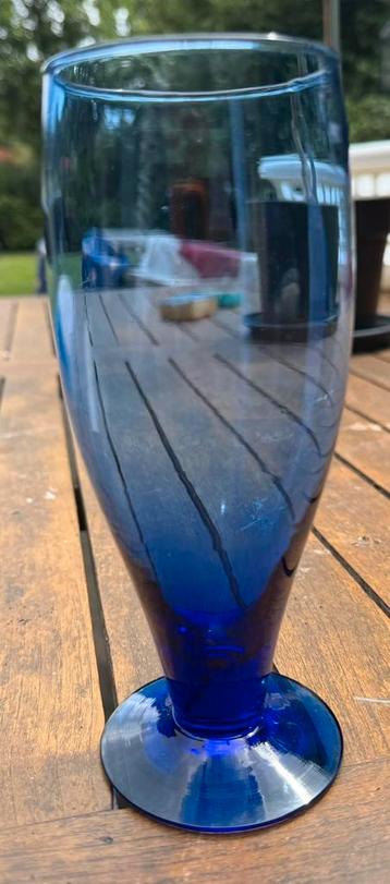 Waterglas blauw 7x beschikbaar voor biedingen