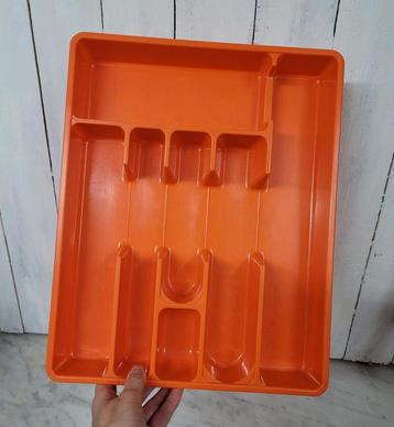 Retro oranje bestekbak  beschikbaar voor biedingen