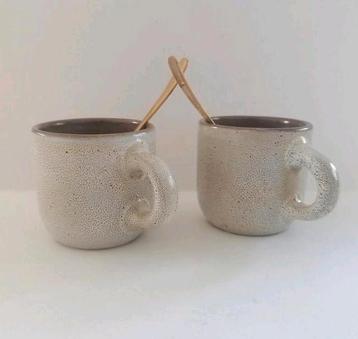 2 koffie/ expresso kopjes (100 ml) beschikbaar voor biedingen