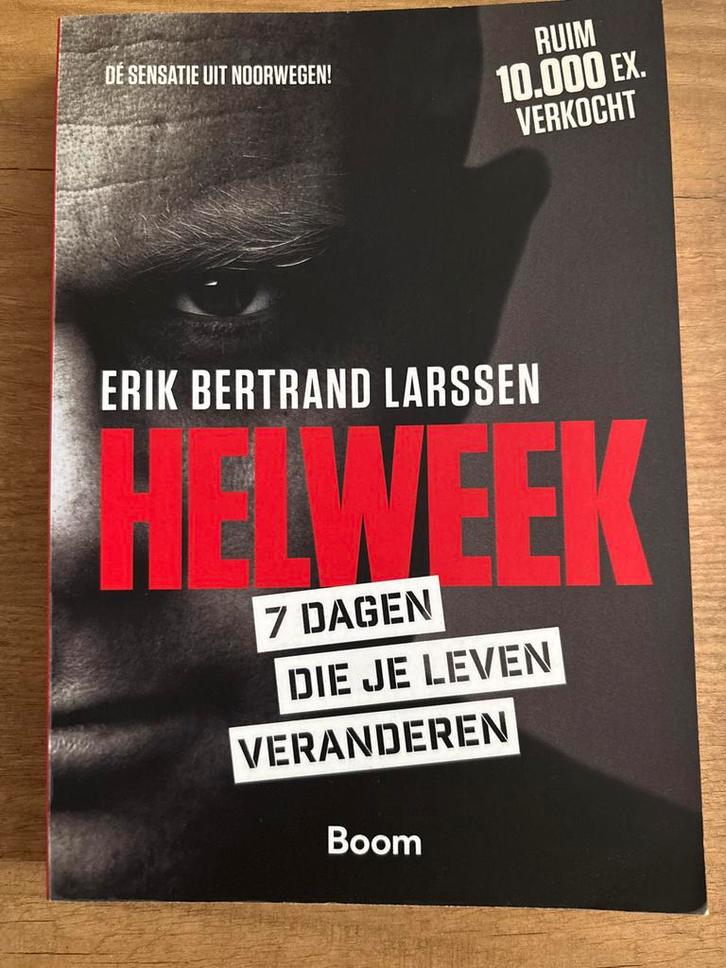 Erik Bertrand Larssen - Helweek, Boeken, Overige Boeken, Zo goed als nieuw, Ophalen of Verzenden