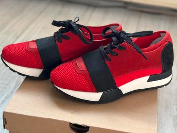 Nieuwe Miss Behave sneakers rood mt 39 beschikbaar voor biedingen