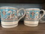 Wedgwood Florentine Turquoise.  Twee beker met oor, Antiek en Kunst, Ophalen of Verzenden