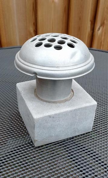 Bloemenvaas voor dierbaren  beschikbaar voor biedingen