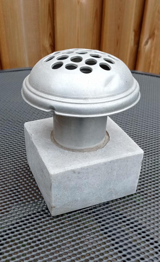 Bloemenvaas voor dierbaren, Tuin en Terras, Bloempotten, Zo goed als nieuw, Aardewerk, Minder dan 40 cm, Minder dan 25 cm, Rond