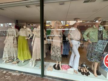 Etalage poppen te koop 6 stuks beschikbaar voor biedingen