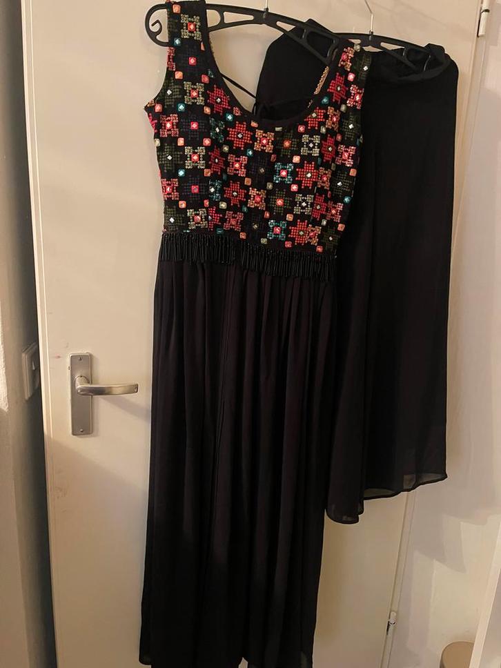 Prachtige Indiase Kleding Set, Kleding | Dames, Jurken, Zo goed als nieuw, Maat 36 (S), Zwart, Onder de knie, Ophalen of Verzenden