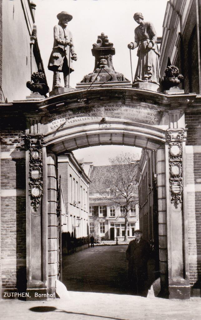 00079 Zutphen - Bornhof - 1962, Verzamelen, Ansichtkaarten | Nederland, Ongelopen, Gelderland, 1960 tot 1980, Verzenden