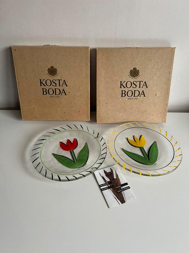 Set 2 Design Kosta Boda Tulipa Schaal Geel Rood Hydman, Antiek en Kunst, Kunst | Designobjecten, Ophalen of Verzenden