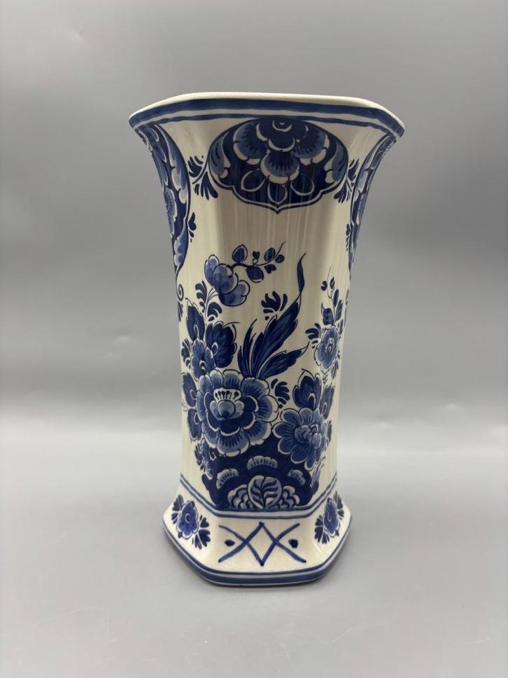 Trompetvaas Delfts Flora 50's, Antiek en Kunst, Antiek | Vazen, Ophalen of Verzenden