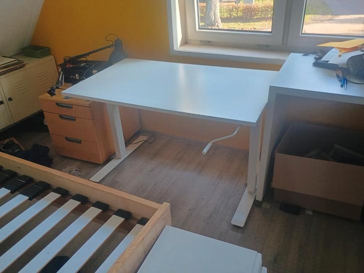 IKEA Skarsta Hoog-Laag Bureau, Huis en Inrichting, Bureaus, Gebruikt, Stabureau, In hoogte verstelbaar, Ophalen