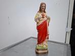 antiek heilig hart jezus beeld met hart, Ophalen of Verzenden