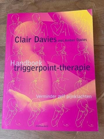 Clair Davies - Handboek Triggerpoint therapie beschikbaar voor biedingen