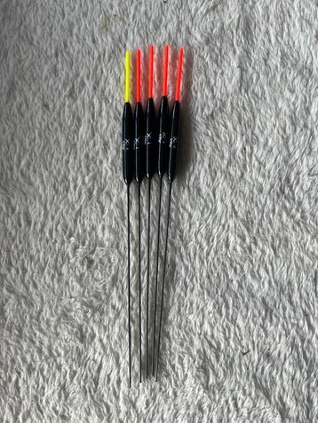 adv 292 / NIEUW set  5 dobbers MATRIX 0,50 gr beschikbaar voor biedingen