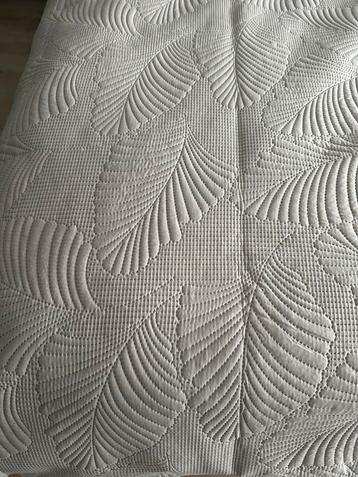 Beige bedsprei tweepersoons Nieuw beschikbaar voor biedingen