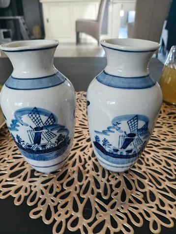 Delfts Blauw Vaasjes - Aardewerk beschikbaar voor biedingen