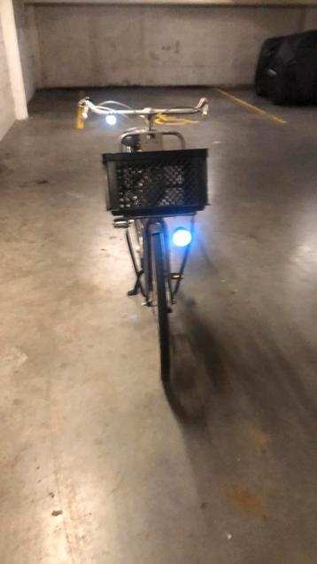 Te koop mooie grijze transport U4 Cortina 28 inch beschikbaar voor biedingen