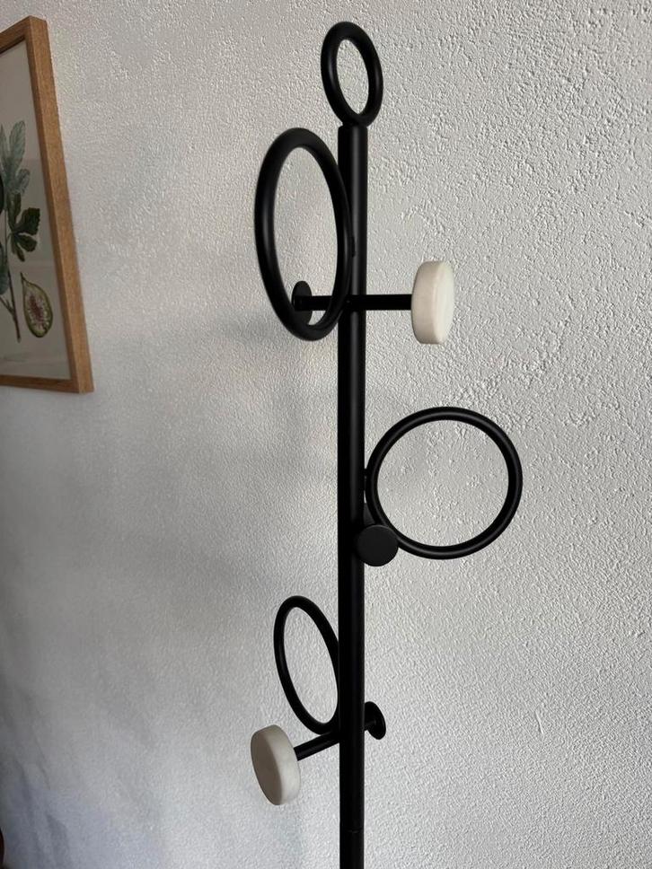 Sakari kapstok met marmer detail - Made, Huis en Inrichting, Woonaccessoires | Kapstokken, Wandkapstok, Minder dan 100 cm, Hout