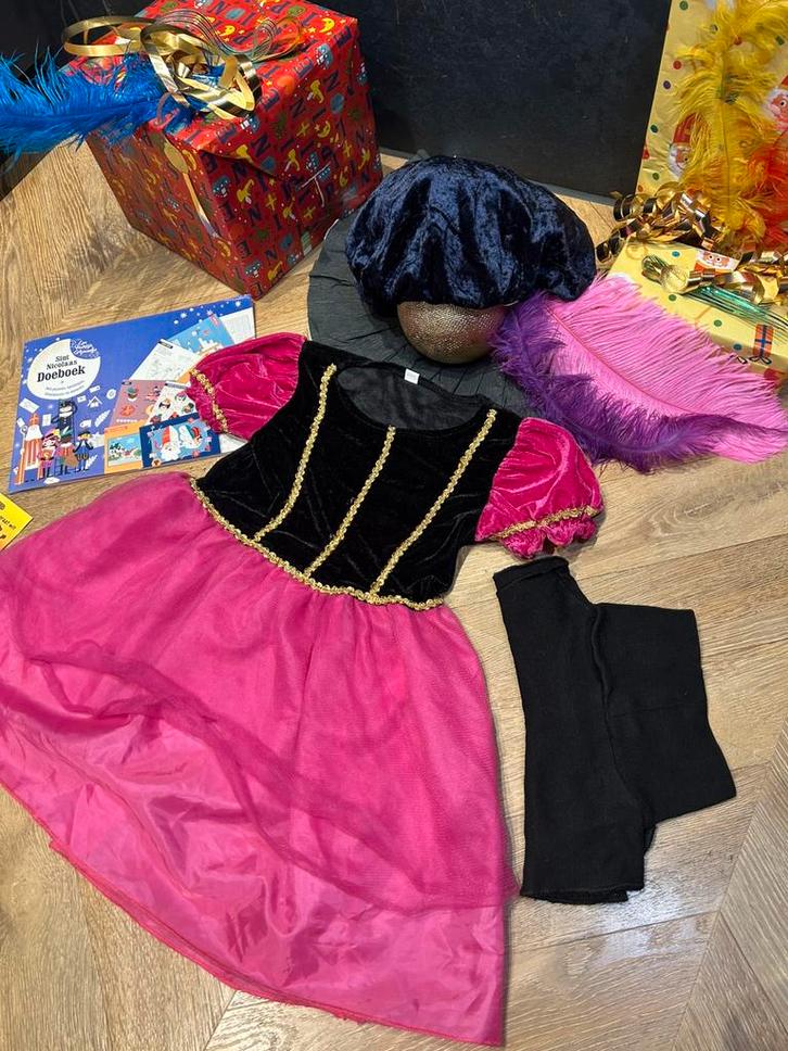 Pietenpak jurk meisje maat 110 roze paars set sinterklaas, Diversen, Sinterklaas, Zo goed als nieuw, Ophalen of Verzenden